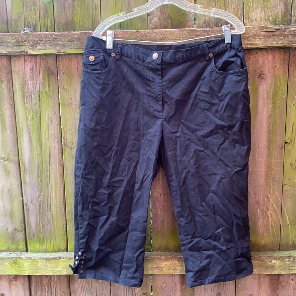 Ruby Rd. Black capris sz. 14